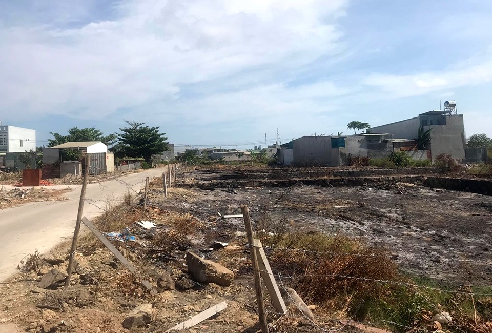 Vụ côn đồ đập phá nhà dân: “Lộ diện” hàng loạt công trình sai phạm! - 1 Vụ côn đồ đập phá nhà dân: “Lộ diện” hàng loạt công trình sai phạm! - 1