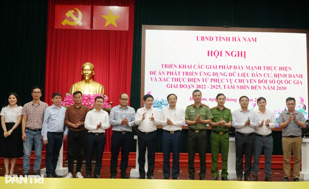 Hà Nam triển khai giải pháp không dùng tiền mặt tại cơ sở giáo dục - 5 Hà Nam triển khai giải pháp không dùng tiền mặt tại cơ sở giáo dục - 5