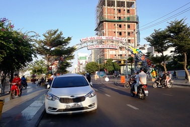 Phố văn hóa - nghệ thuật “bít” đường kinh doanh, nhiều hộ dân "ngơ ngác"