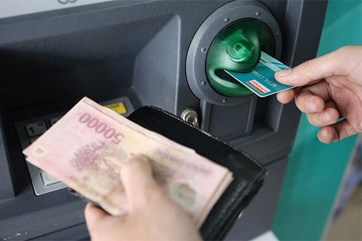 Quảng Nam đẩy mạnh chi trả các chế độ BHXH, trợ cấp không dùng tiền mặt - 1 Quảng Nam đẩy mạnh chi trả các chế độ BHXH, trợ cấp không dùng tiền mặt - 1