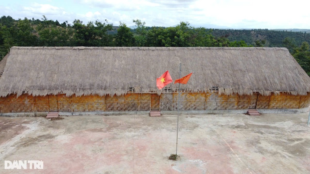 Nhà truyền thống hơn 3 tỷ đồng đổ sập hoàn toàn - 2 Nhà truyền thống hơn 3 tỷ đồng đổ sập hoàn toàn - 2