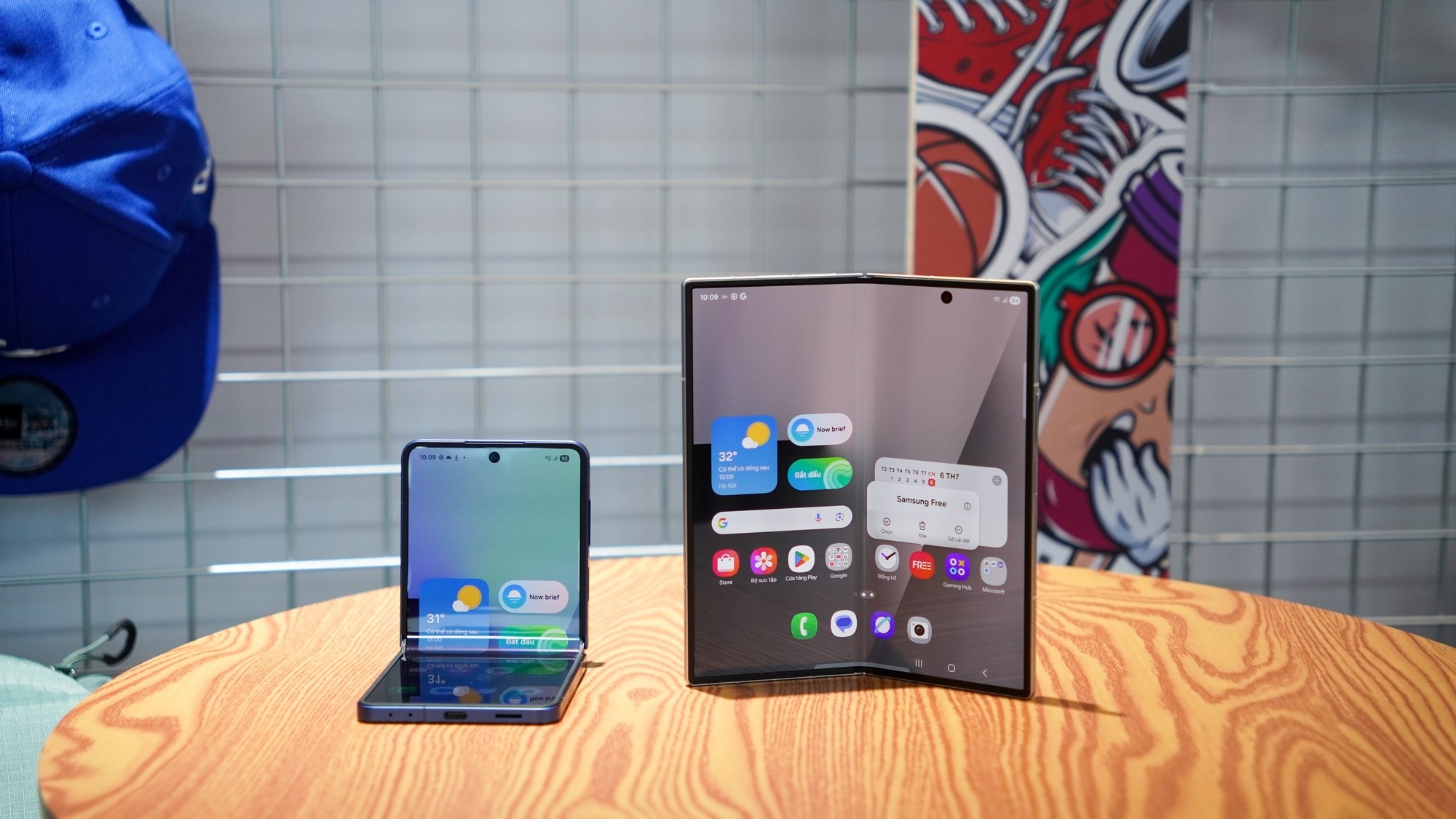 Cận cảnh bộ 3 điện thoại gập và đồng hồ thông minh mới của Samsung