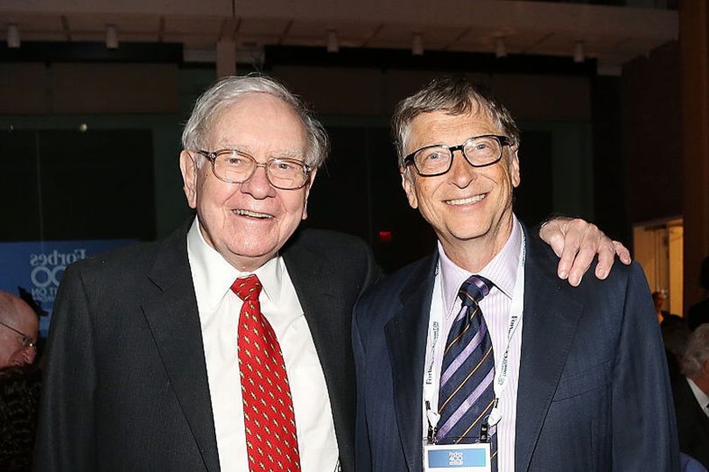 Warren Buffett ví ChatGPT nguy hiểm giống như chế tạo bom nguyên tử - 1 Warren Buffett ví ChatGPT nguy hiểm giống như chế tạo bom nguyên tử - 1