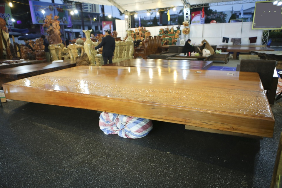 Chiêm ngưỡng những chiếc phản làm bằng gỗ cẩm giá hơn 2 tỷ đồng - 9