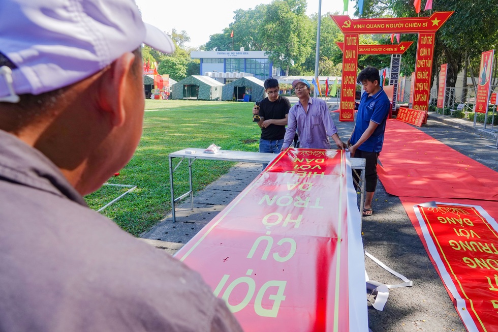 Người đàn ông bắt cướp bị bắn vỡ mặt: Từ cõi chết về xây cơ ngơi bạc tỷ - 12 Người đàn ông bắt cướp bị bắn vỡ mặt: Từ cõi chết về xây cơ ngơi bạc tỷ - 12