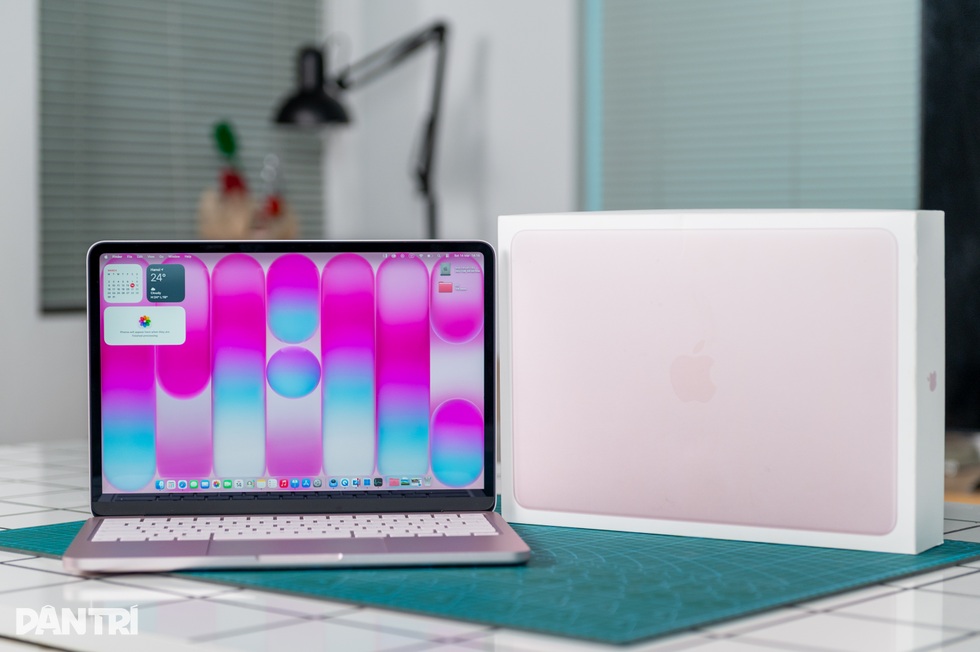 Trên tay MacBook Neo: Máy tính đầu tiên của Apple sử dụng chip điện thoại - 1