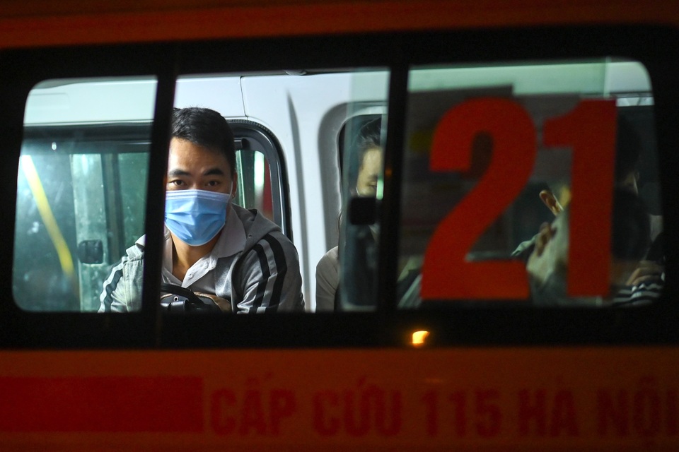 Hà Nội: Đưa các trường hợp F1 ở Đông Anh đi cách ly ngay trong đêm - 5 Hà Nội: Đưa các trường hợp F1 ở Đông Anh đi cách ly ngay trong đêm - 5