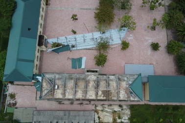 58 tàu thuyền chìm, 2 người mất tích và 154 nhà tốc mái do dông lốc