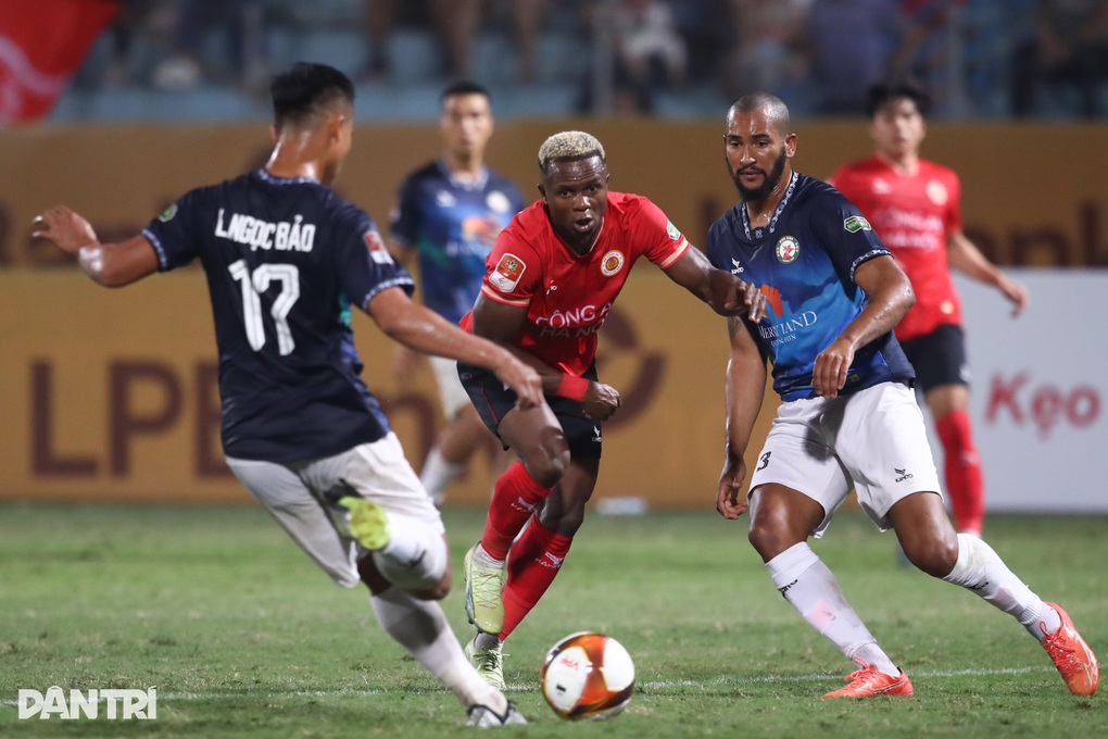 Ban tổ chức giải lên tiếng về công nghệ VAR tại V-League - 1 Ban tổ chức giải lên tiếng về công nghệ VAR tại V-League - 1