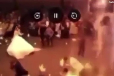 Khoảnh khắc pháo hoa biến đám cưới ở Iraq thành "hỏa ngục"