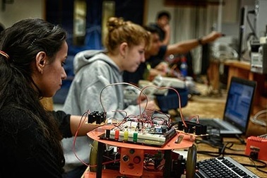 Giáo dục Pháp: Sau phổ thông, đủ đi làm