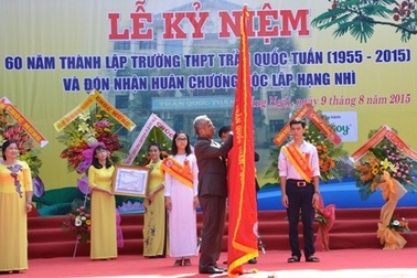 Ngôi trường 60 tuổi đón nhận Huân chương Độc lập hạng Nhì