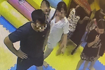 Vụ người đàn ông đánh bé gái 4 tuổi: Sự thiếu trưởng thành trong nhân cách!