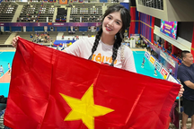 Sang Campuchia cổ vũ SEA Games, TikToker Việt bị chê "làm màu"