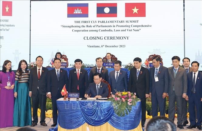 Hội nghị Cấp cao Quốc hội ba nước Campuchia - Lào - Việt Nam thành công tốt đẹp - 2
