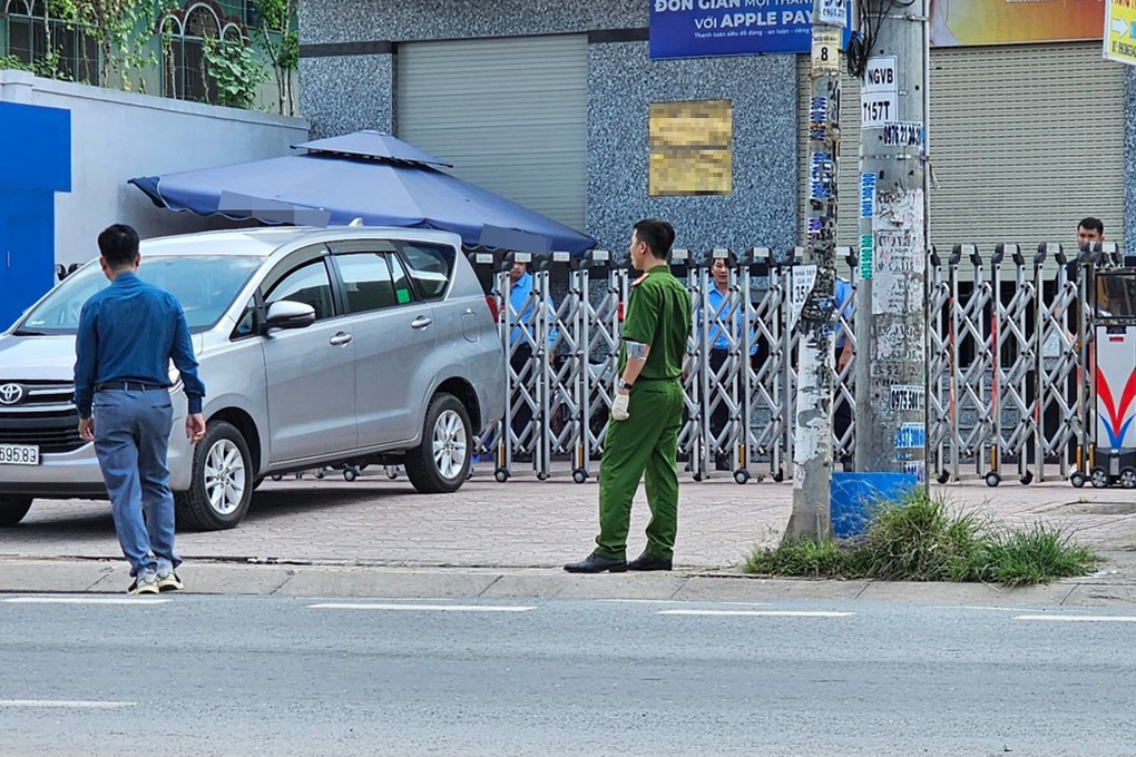 Một chi nhánh ngân hàng ở TPHCM bị cướp - 1