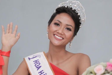 Tân Hoa hậu H'Hen Niê bất ngờ chia sẻ lý do vì sao để tóc ngắn