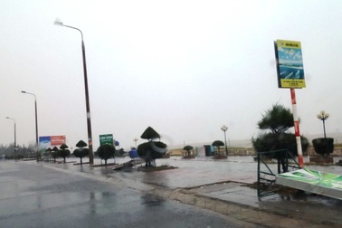 Quảng Bình: Bắt đầu mưa lớn, sóng biển mạnh