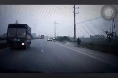 Liều lĩnh cướp xe nữ sinh giữa ban ngày