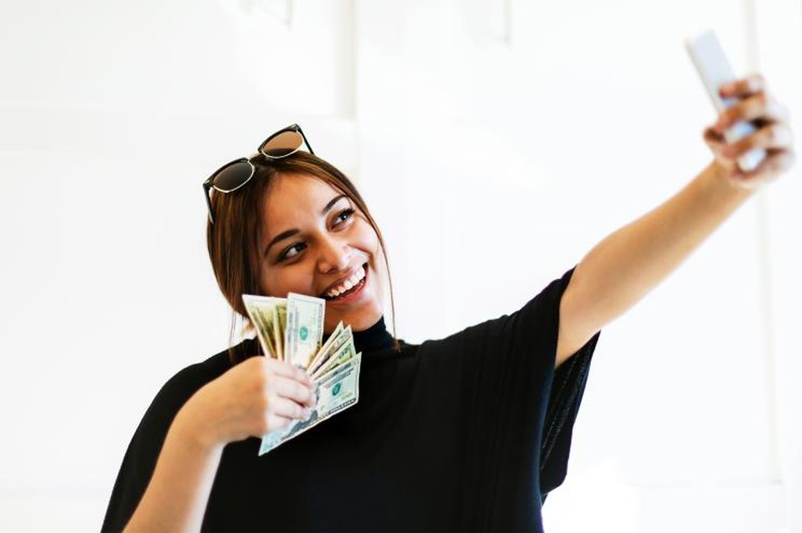 Mỹ: Gen Z tin rằng tiền mua được hạnh phúc - 1 Mỹ: Gen Z tin rằng tiền mua được hạnh phúc - 1