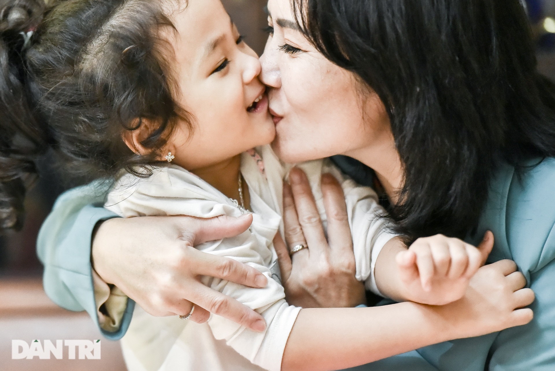 Một ngày làm giảng viên đại học của diễn viên Nguyệt Hằng - 3 Một ngày làm giảng viên đại học của diễn viên Nguyệt Hằng - 3