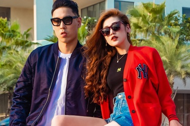 “Gái có chồng” Tú Anh bất ngờ tạo dáng bên hot boy bóng rổ