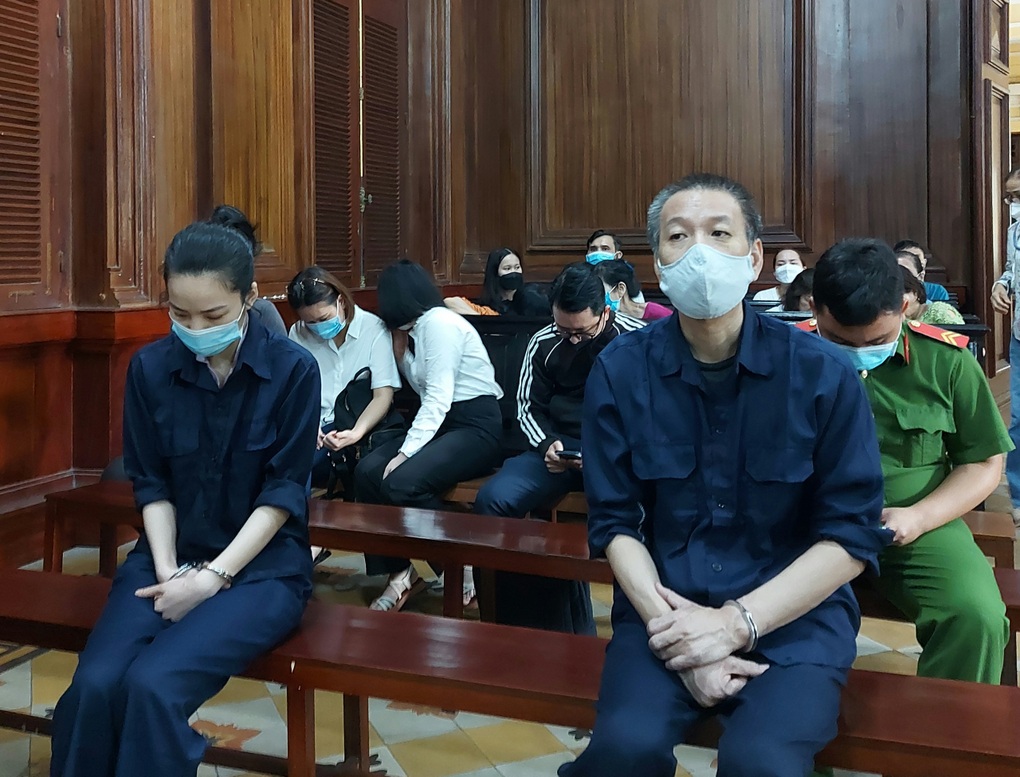 Chiếm đoạt hàng chục tỷ đồng, người đàn ông Hàn Quốc lĩnh án tù chung thân - 2 Chiếm đoạt hàng chục tỷ đồng, người đàn ông Hàn Quốc lĩnh án tù chung thân - 2