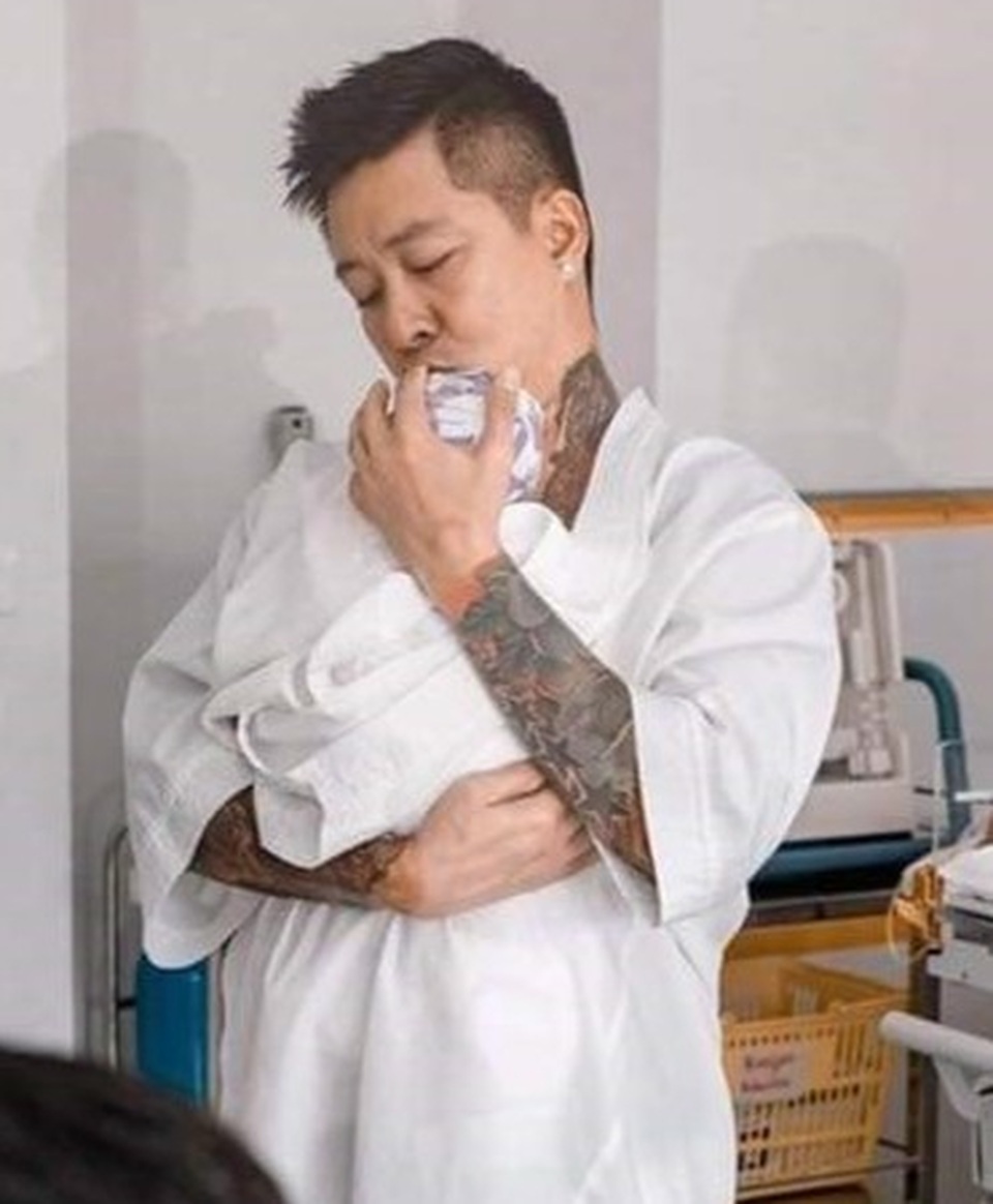 Những ông bố bỉm sữa hot nhất showbiz Việt - 6 Những ông bố bỉm sữa hot nhất showbiz Việt - 6