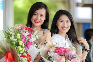 Hồng Ánh, Ngọc Thanh Tâm rạng rỡ về nước sau thành công tại LHP ASEAN - AIFFA 2017