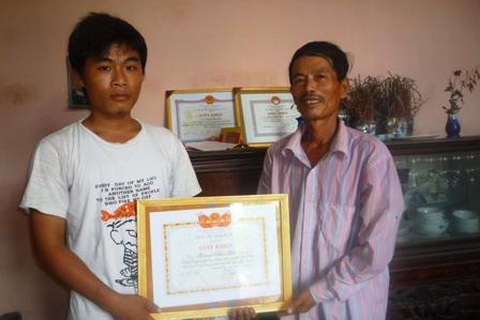 "Cai" game, cậu học trò nghèo thi đậu đại học