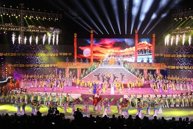 Một vị bia đậm tình tô đậm muôn sắc tết miền Trung