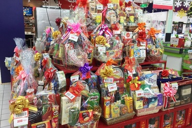 Thị trường giỏ quà Tết: “Thượng vàng hạ cám”, giá nào cũng có