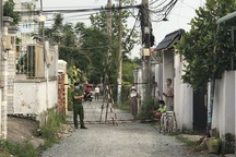 TPHCM: Phong tỏa nơi làm, nơi ở của bệnh nhân Covid-19 về nước "chui"