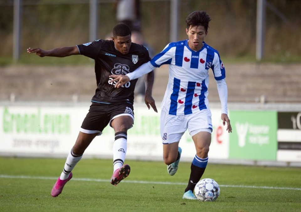 Văn Hậu chấn thương trong ngày Jong Heerenveen thắng Jong Willem II 9-1 - 1 Văn Hậu chấn thương trong ngày Jong Heerenveen thắng Jong Willem II 9-1 - 1