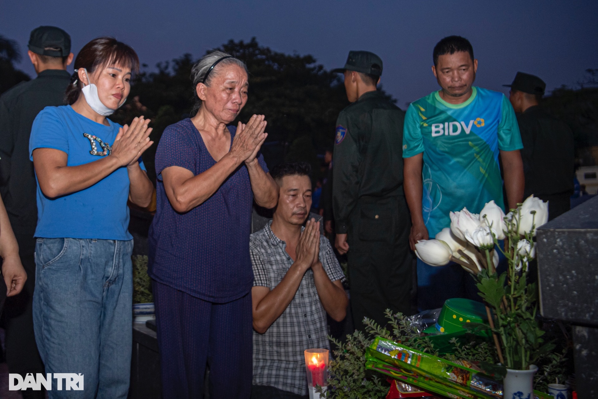 Bộ trưởng Quốc phòng Phan Văn Giang tri ân các anh hùng liệt sĩ tại Hà Nội - 10 Bộ trưởng Quốc phòng Phan Văn Giang tri ân các anh hùng liệt sĩ tại Hà Nội - 10