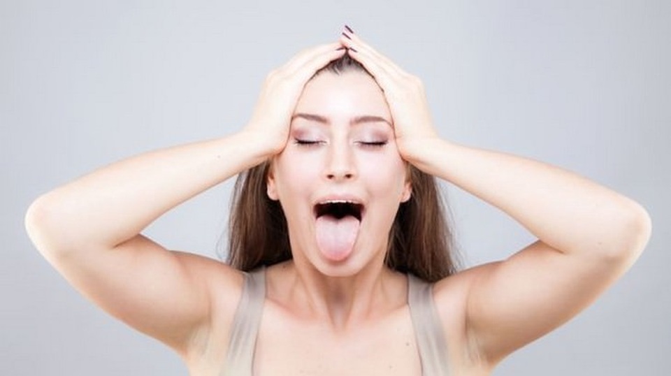 6 bài tập hiệu quả cho khuôn mặt tươi trẻ - 3