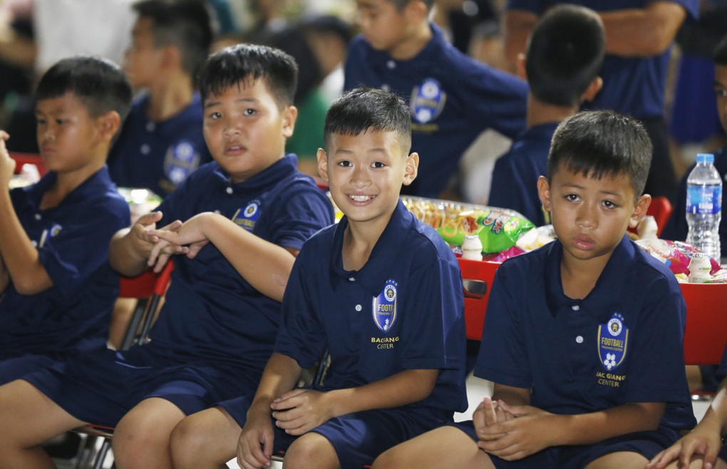 Chủ tịch Hà Nội FC mong tìm Quang Hải mới ở lò vệ tinh Bắc Giang - 2 Chủ tịch Hà Nội FC mong tìm Quang Hải mới ở lò vệ tinh Bắc Giang - 2