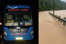 Hai xe khách bị kẹt lũ ở Nghệ An: Sơ tán khách, chủ xe ở lại chờ nước rút