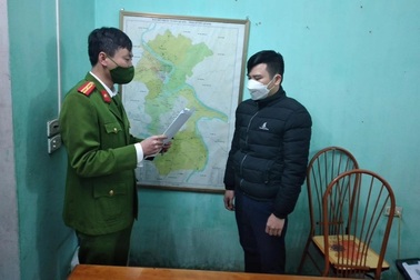 Bị đuổi khỏi công ty, gã trai vẫn lừa nửa tỷ đồng tiền cọc xe của khách