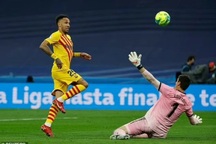 Thắng đậm Real Madrid, Barcelona liệu có cơ hội vô địch La Liga?