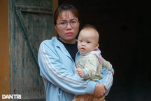 Người mẹ trẻ rao bán chó lấy tiền nuôi con bị down