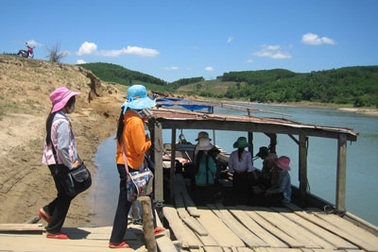 Những chuyến đò “phong phanh”