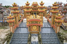 Ngắm những "biệt thự lăng mộ" bạc tỷ xa hoa như lăng vua chúa ở Huế