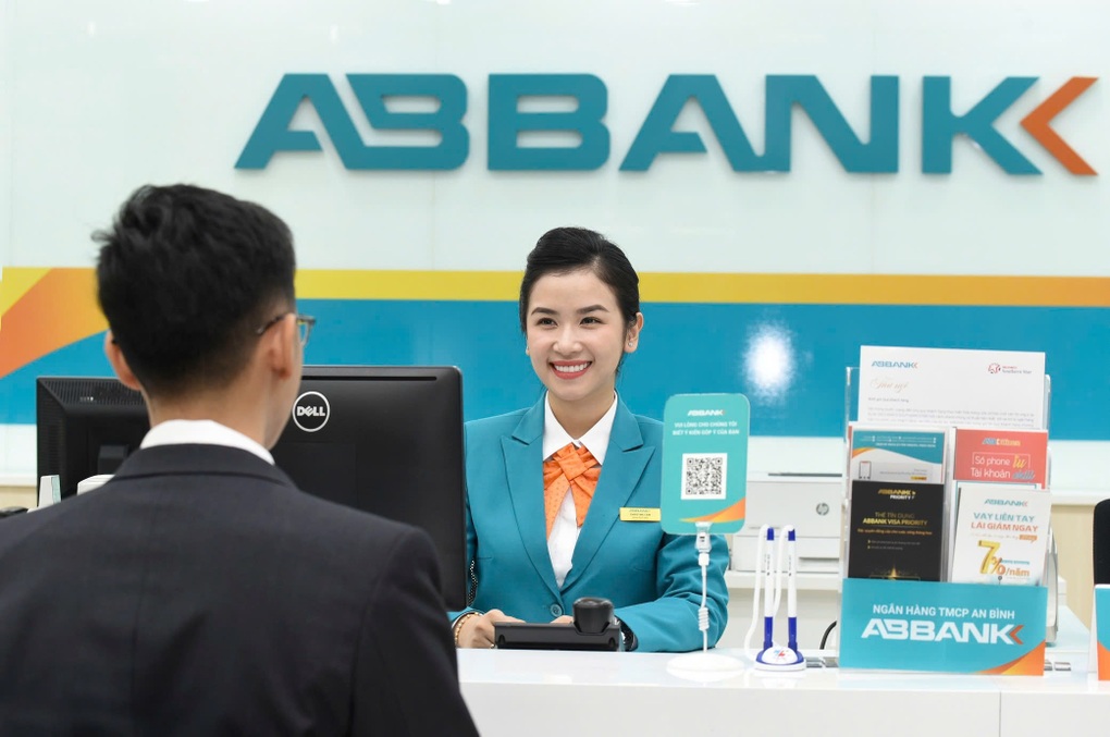 ABBANK đẩy mạnh chuyển đổi số, hỗ trợ khách hàng sau bão - 5 ABBANK đẩy mạnh chuyển đổi số, hỗ trợ khách hàng sau bão - 5