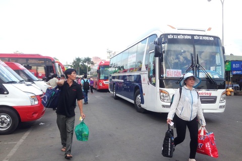 Doanh nghiệp vận tải chần chừ giảm giá cước