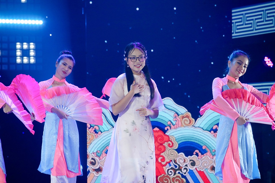 Vợ chồng Đông Nhi – Ông Cao Thắng lần đầu tiên song ca sau kết hôn - 9 Vợ chồng Đông Nhi – Ông Cao Thắng lần đầu tiên song ca sau kết hôn - 9