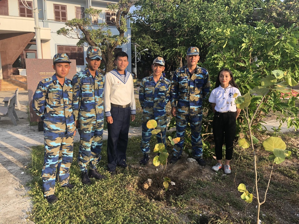 Hành trình đến với Trường Sa của nữ sinh Tây Nguyên khi vừa tròn 16 tuổi - 1 Hành trình đến với Trường Sa của nữ sinh Tây Nguyên khi vừa tròn 16 tuổi - 1