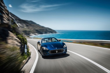 Maserati GranCabrio 2018 - Tận hưởng tốc độ dưới gió trời