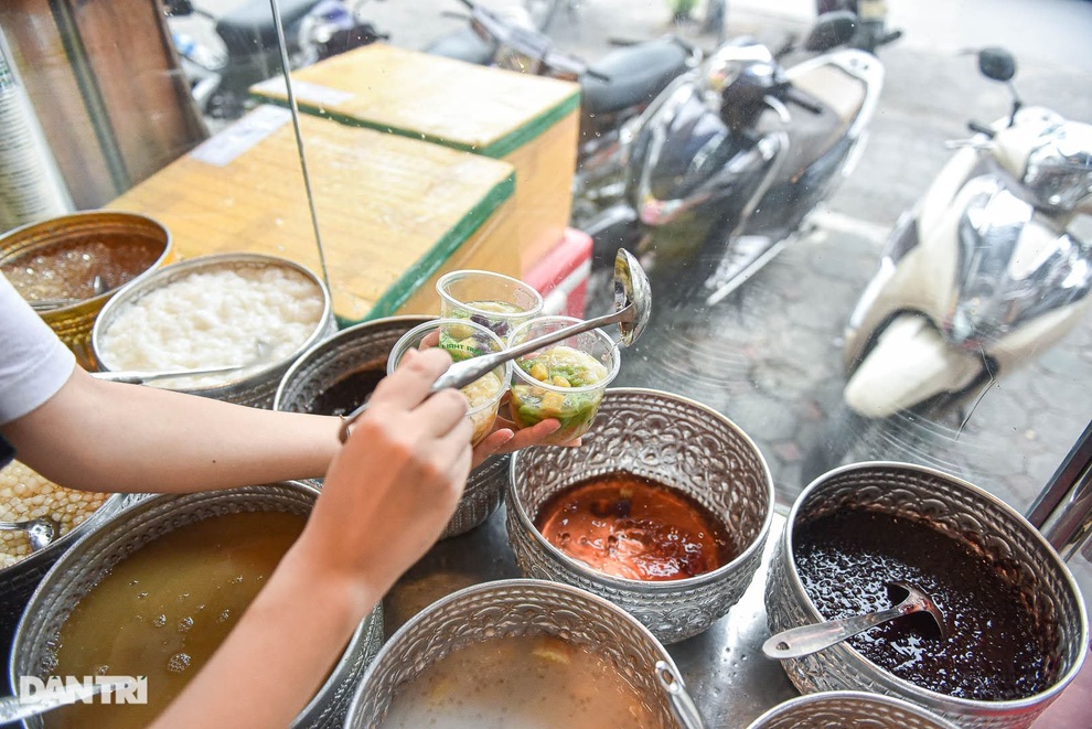 Quán chè Thái đắt khách nhất nhì ở Hà Nội, mỗi ngày bán hơn 1000 cốc - 4 Quán chè Thái đắt khách nhất nhì ở Hà Nội, mỗi ngày bán hơn 1000 cốc - 4