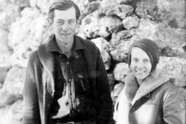 Tìm cặp vợ chồng mất tích 55 năm trước, thấy điều bất thường dưới lòng sông